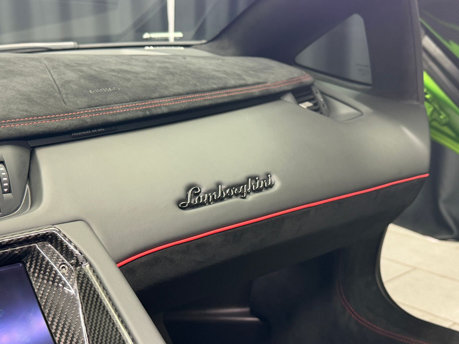Fahrzeugabbildung Lamborghini Aventador SVJ | FULL CARBON|LIFT|SENSONUM|PPF|