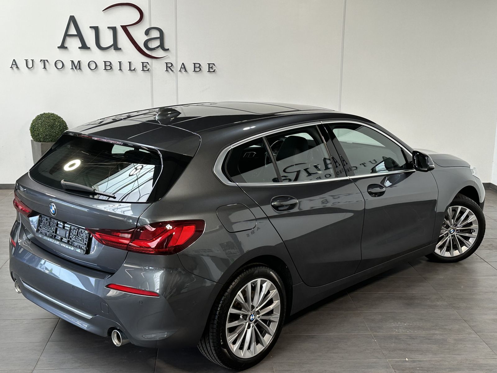 Fahrzeugabbildung BMW 120d Luxury-Line NAV+LED+PANO+H&K+KAMERA+WLAN+PP