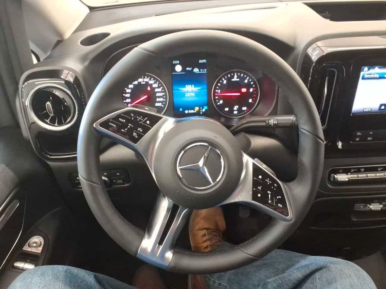 Fahrzeugabbildung Mercedes-Benz Vito 116 CDI Tourer 4x4 2xKlima AHK2,5to Stdheiz