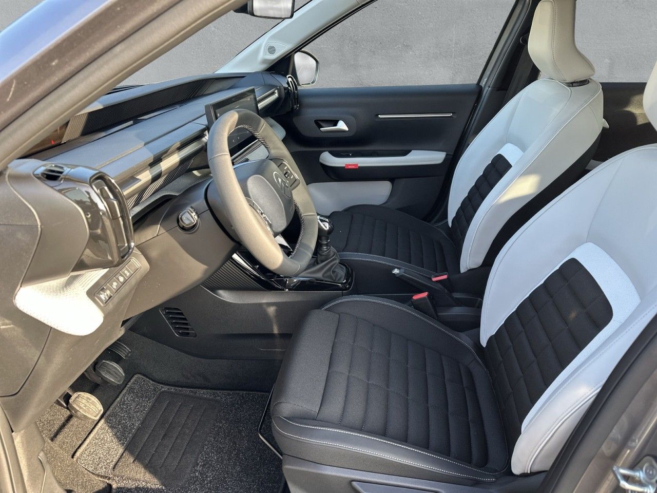 Fahrzeugabbildung Citroën C3 Aircross Turbo 100 PLUS