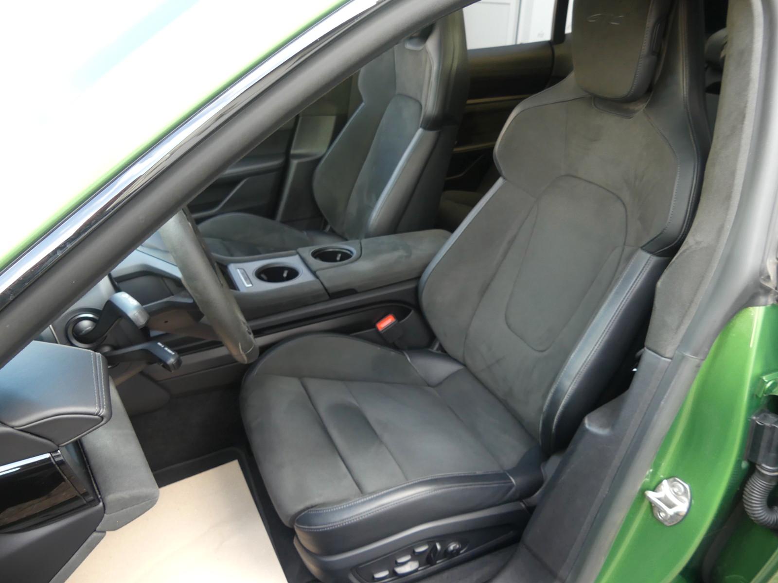 PORSCHE TAYCAN SPORT TURISMO GTS 598ch - 4X4 - TOIT PANORAMIQUE - SONORISATION BOSE - JANTES 21 POUCES - SIÈGES CHAUFFANTS