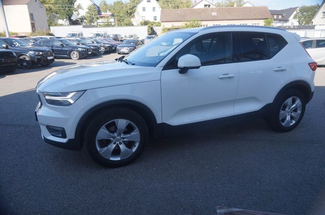 Volvo XC40 Moment*AUT*AHK*NAV*SHZ*ACC*LEDER*LED*KAMERA