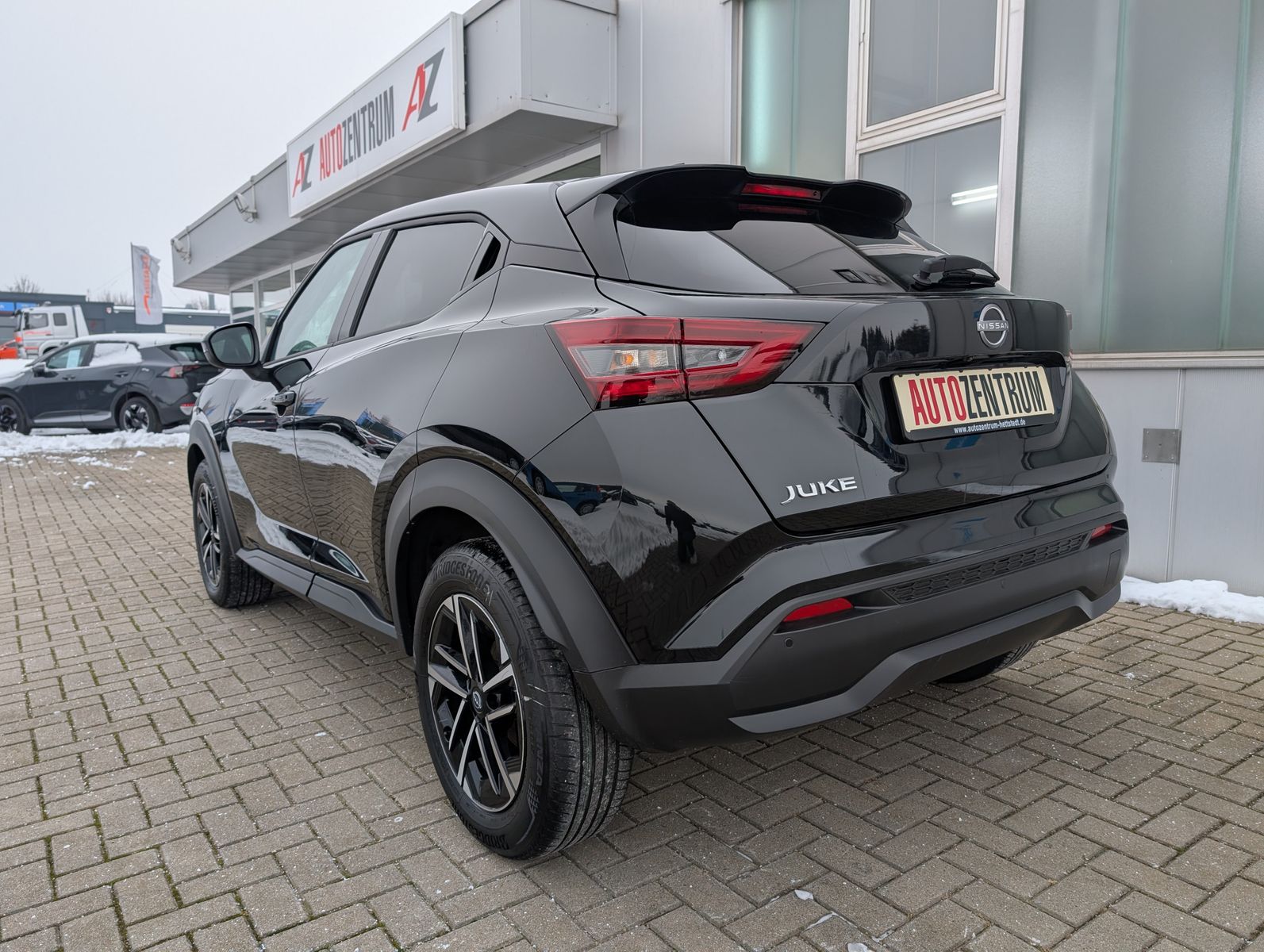 Fahrzeugabbildung Nissan Juke 1.0 DIG-T N-CONNECTA AUTOMATIK WINTERPAKET
