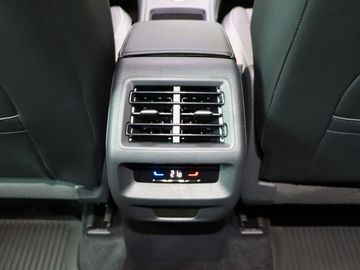 Fahrzeugverkauf 22 Volkswagen Tayron 1.5 eTSI 110 kW Life 7-Sitze AHK