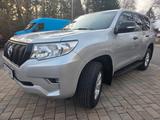 Toyota Land Cruiser 150 |2.Hand|PDC| AHK|Automatik| - silberne Toyota Land Cruiser