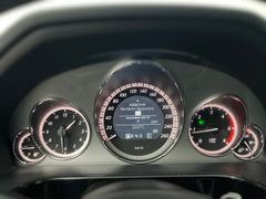 MERCEDES-BENZ E 200 CDI BlueEfficiency / 1.HD / GARANTIE / ILS