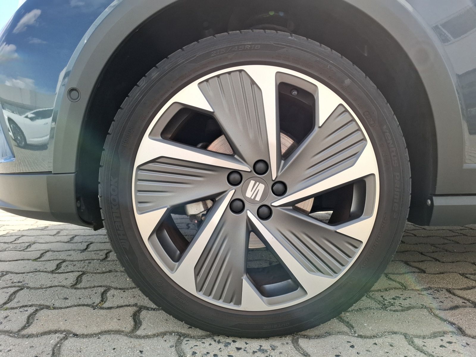 Fahrzeugabbildung SEAT Arona TSI FR-Line DSG LED Navi AID ACC RFK SH LM