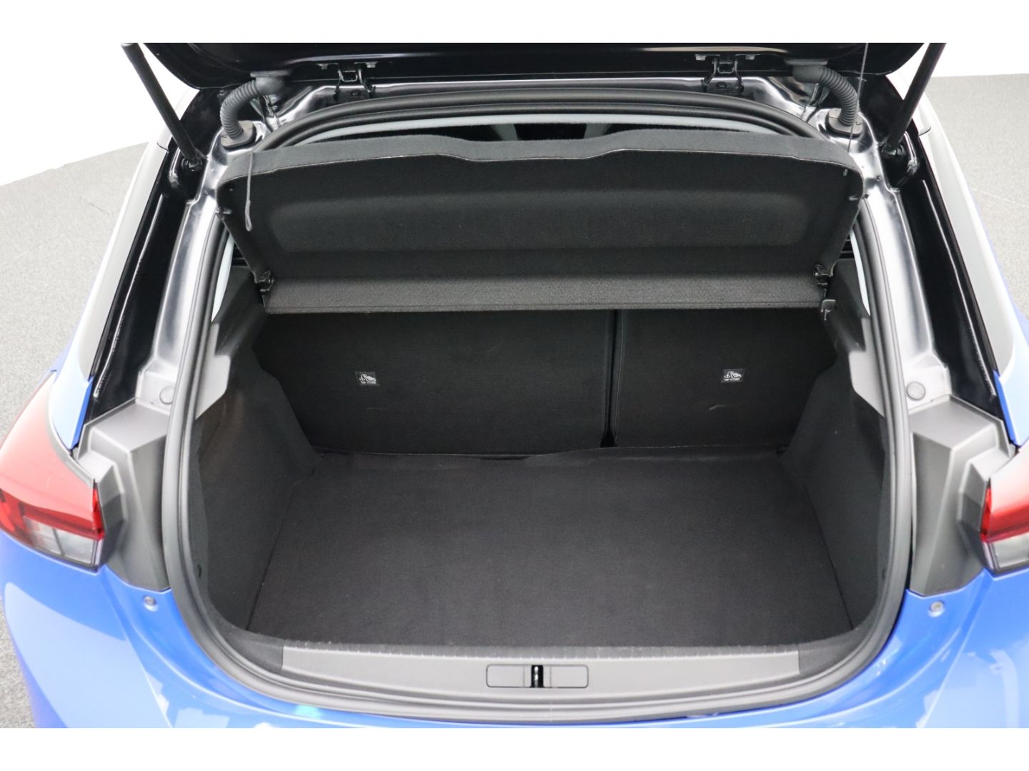 Fahrzeugabbildung Opel Corsa-e F Elegance Navi Totwinkelass. Kamera SHZ