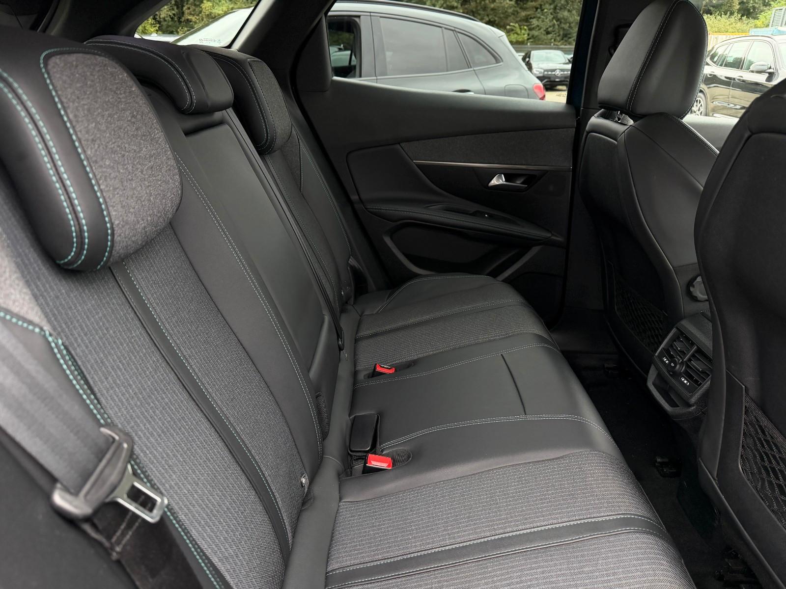 Peugeot 3008 Hybrid 225 Allure Pack
