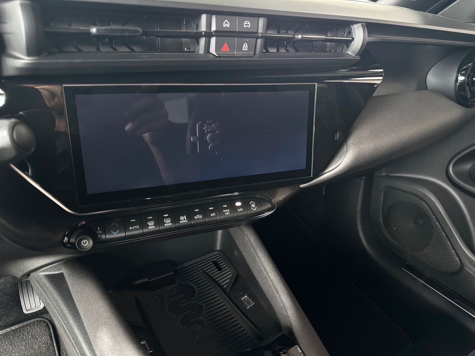 Fahrzeugabbildung Alfa Romeo Junior Elettrica SPECIALE Sitzheizung ACC Kamera
