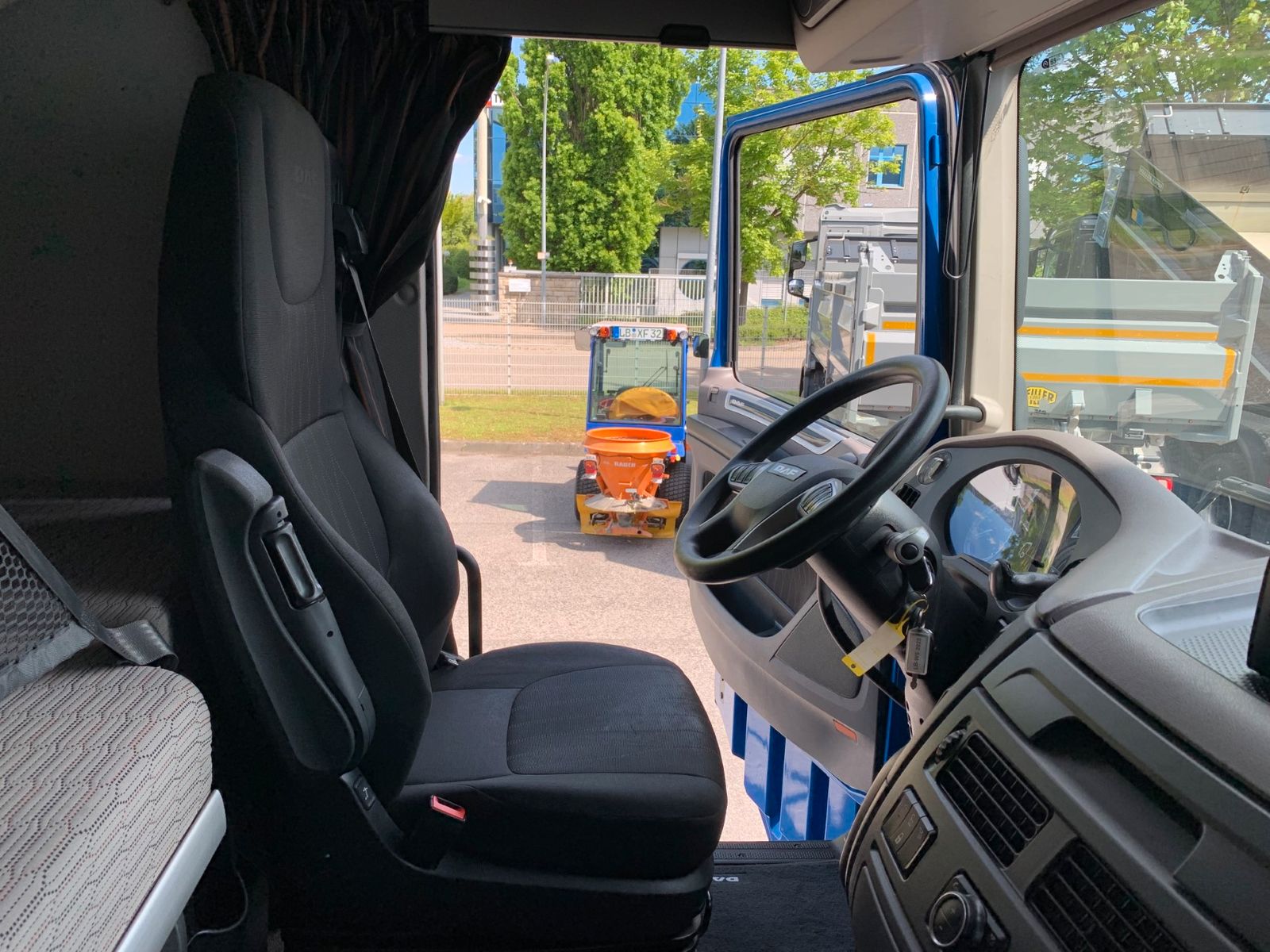 Fahrzeugabbildung DAF FT XF 480 SC LD