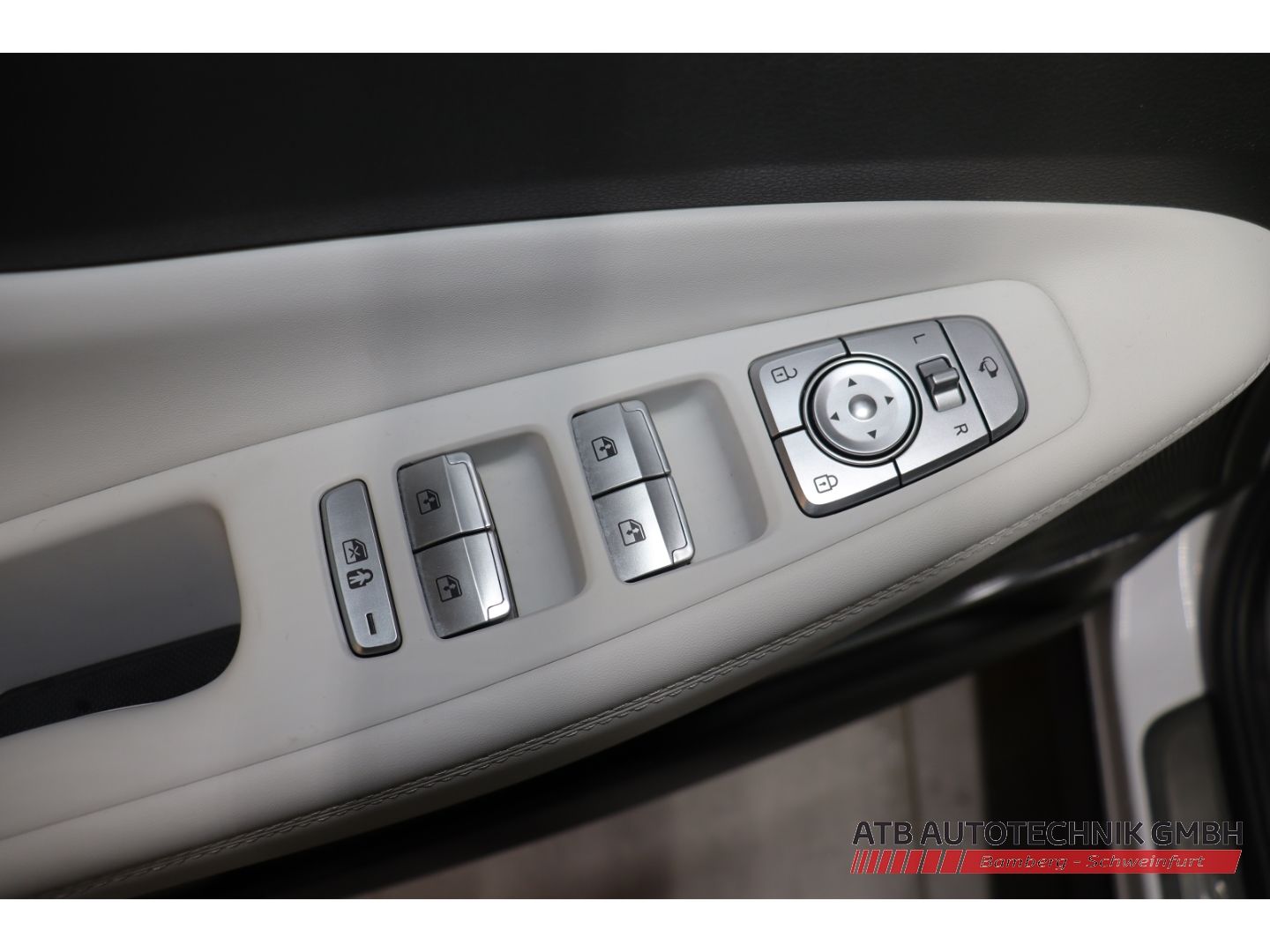 Fahrzeugabbildung Hyundai SANTA FE Signature 1.6l PHEV 4WD 97,4% SOH AHK-a