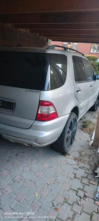 Mercedes-Benz ML 400