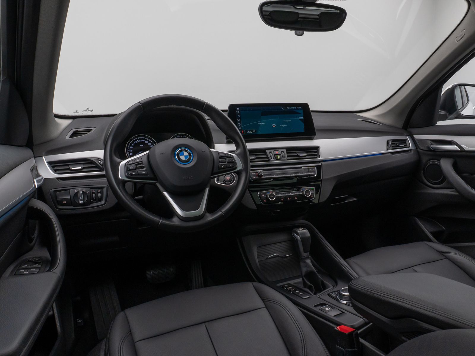 Fahrzeugabbildung BMW X1 xD25e Panorama Kamera DAB HUD Leder LED Alarm