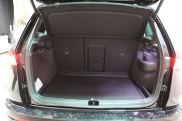 Skoda Karoq Sportline 4x4 AHK Pano 19 Zoll Canton