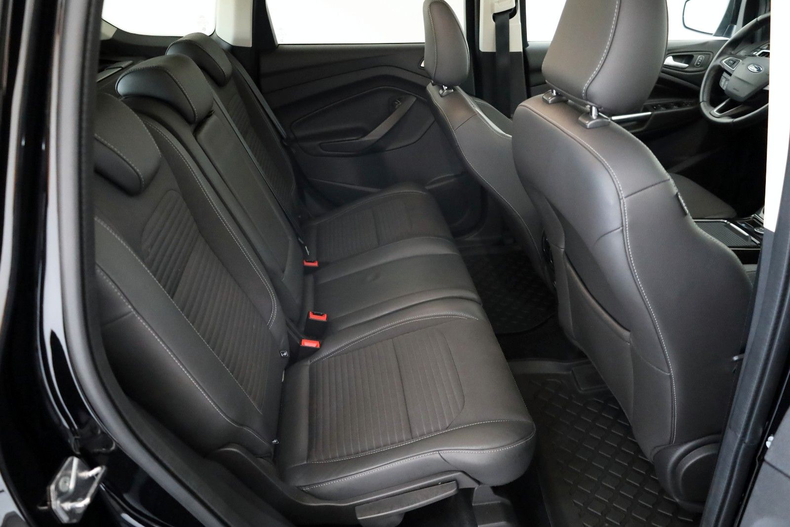 Fahrzeugabbildung Ford Kuga Titanium T.Leder,Navi,Keyless,SH,PDC,AHK