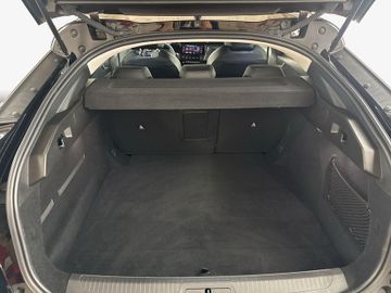 Peugeot 408 - 8