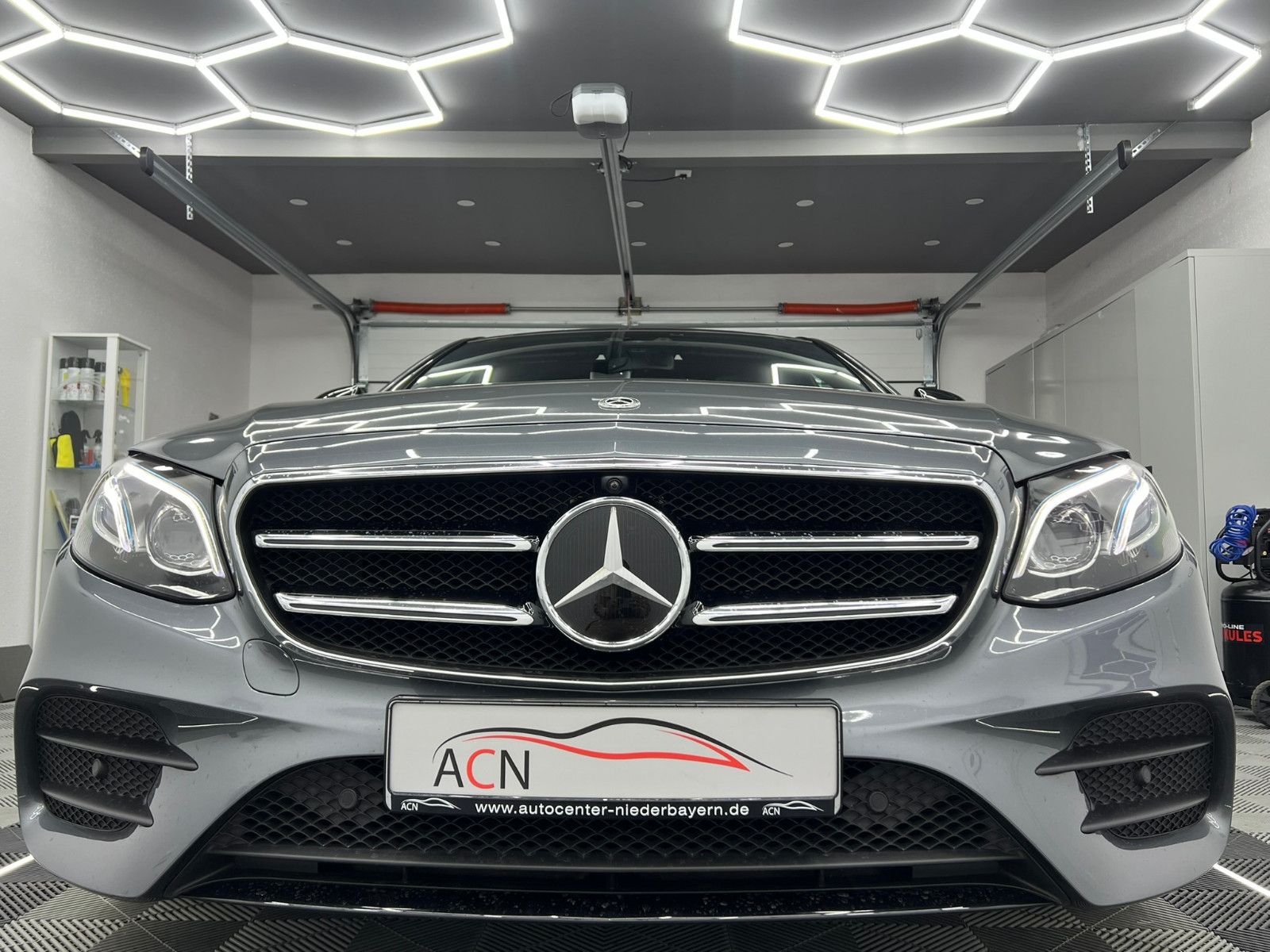Fahrzeugabbildung Mercedes-Benz E 350 d Lim. AMG-LINE/BURMESTER/ACC/PANO/WIDE