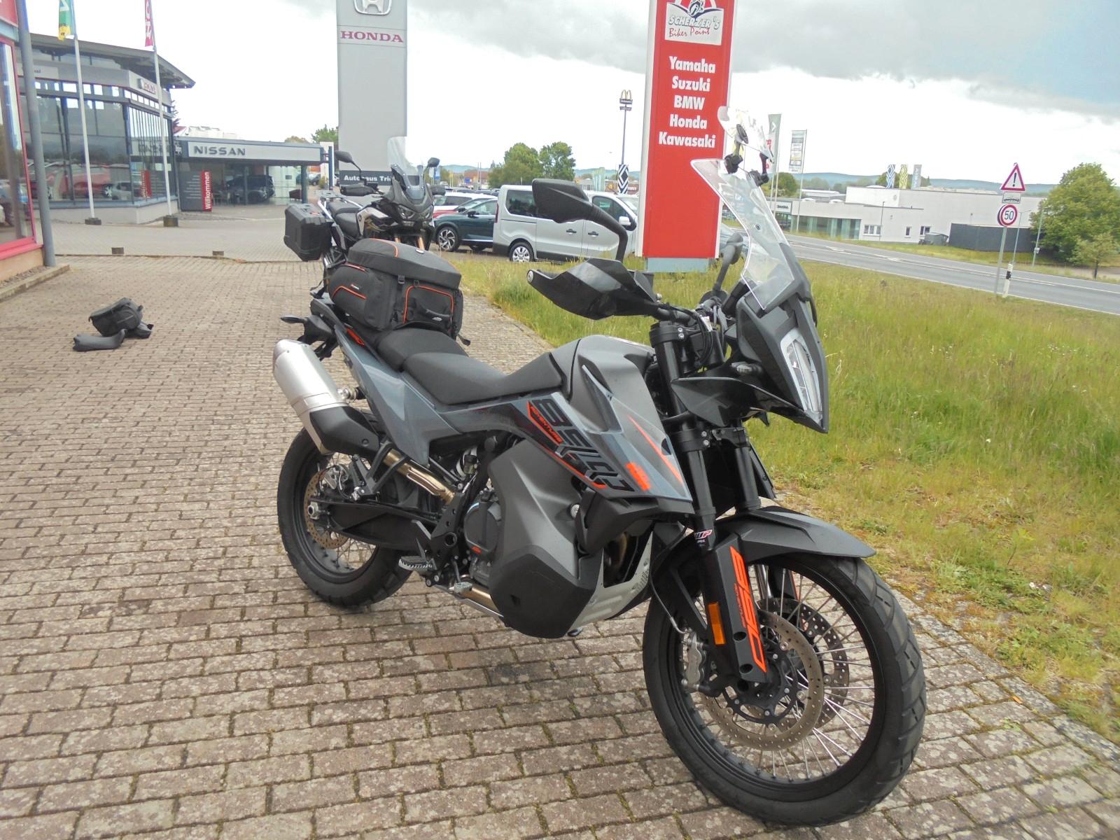 KTM 890 Adventure