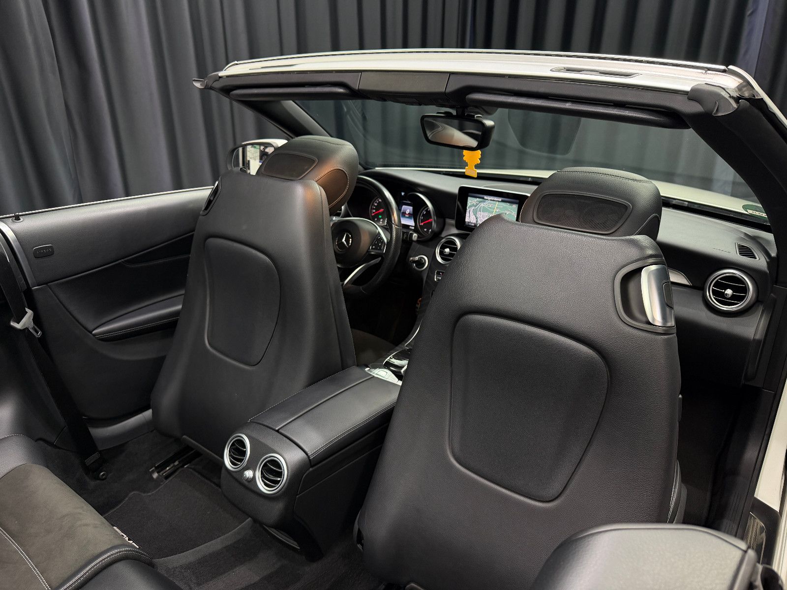 Fahrzeugabbildung Mercedes-Benz C 180 Cabrio |AMG-LINE|LED|RF-CAM|AUTOMATIK