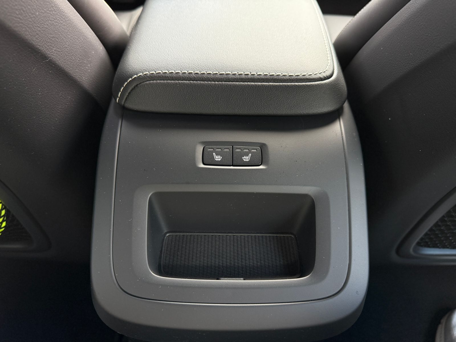 Fahrzeugabbildung Volvo S60 B5 Plus Dark AWD LED ALU