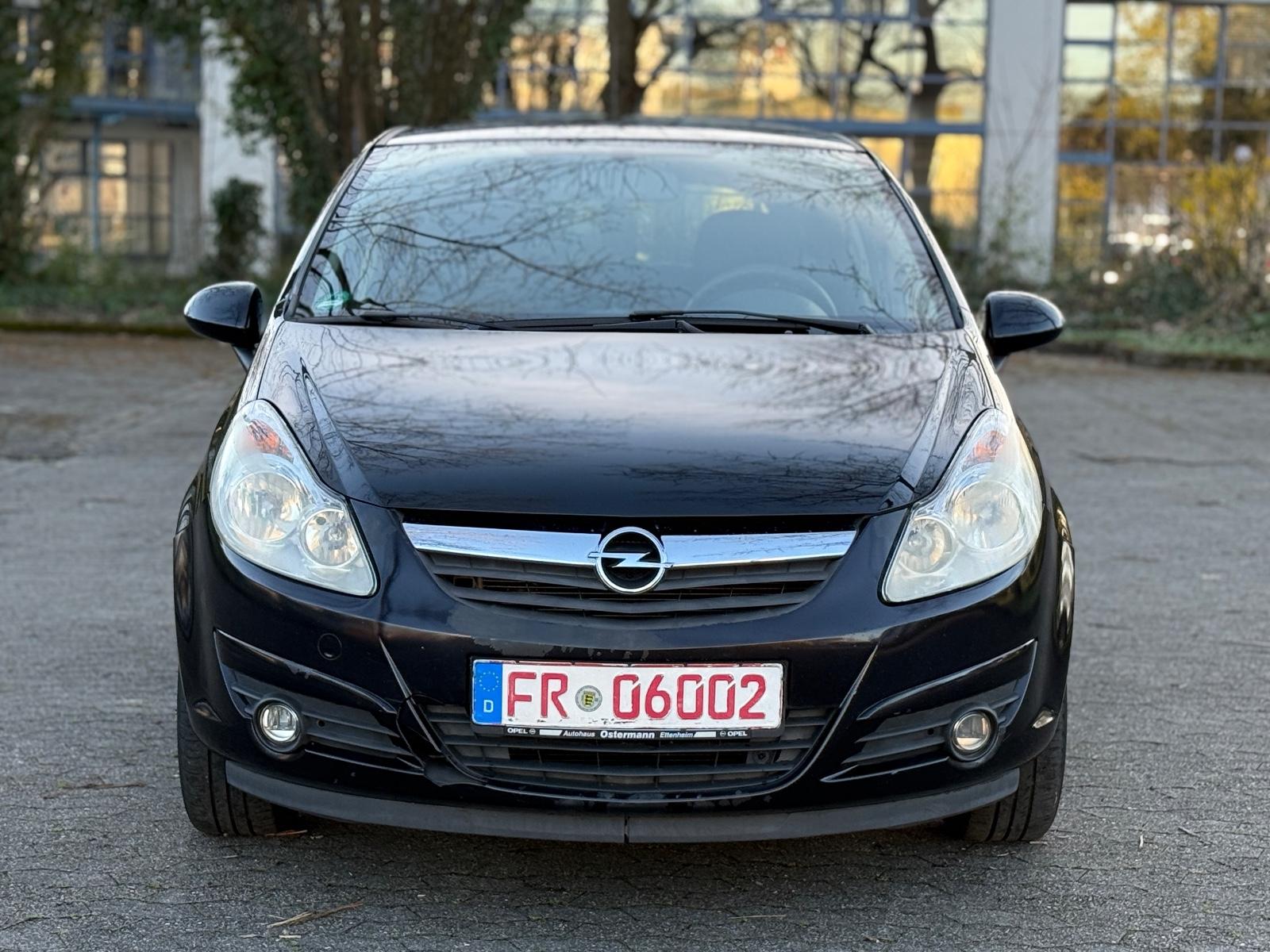 Opel Corsa D Color Edition 1,4 + Klima .
