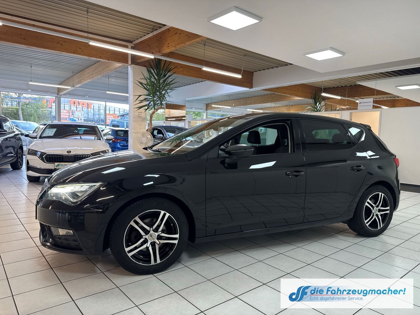 Fahrzeugabbildung SEAT Leon Ecomotive Style Navi LED Sperrdiff. Mehrzon