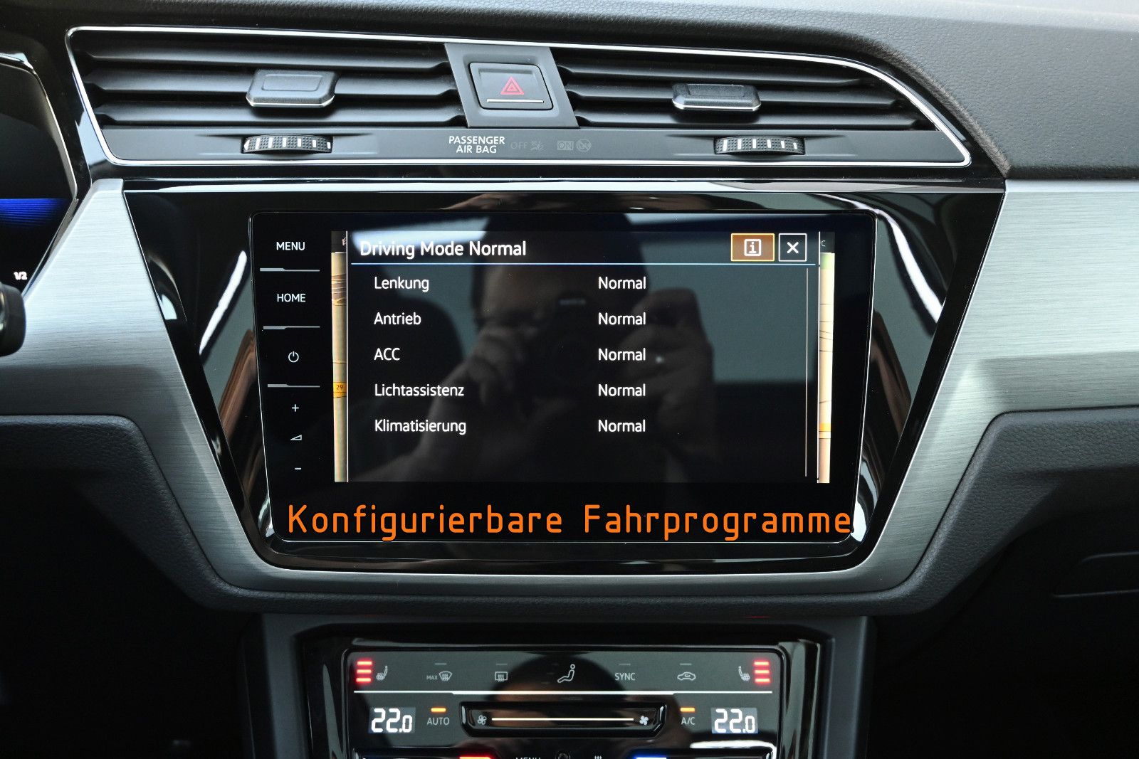 Fahrzeugabbildung Volkswagen Touran 1.5 TSI DSG °ACC°AHK°DYNAUDIO°PANO°STANDH