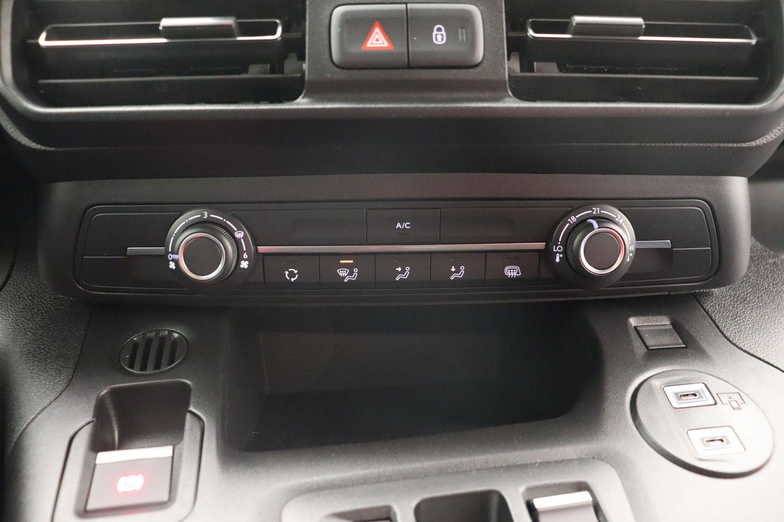 Fahrzeugabbildung Fiat Doblo Serie 3 L2 Heavy KaWa 1.5 BlueHDi AT8