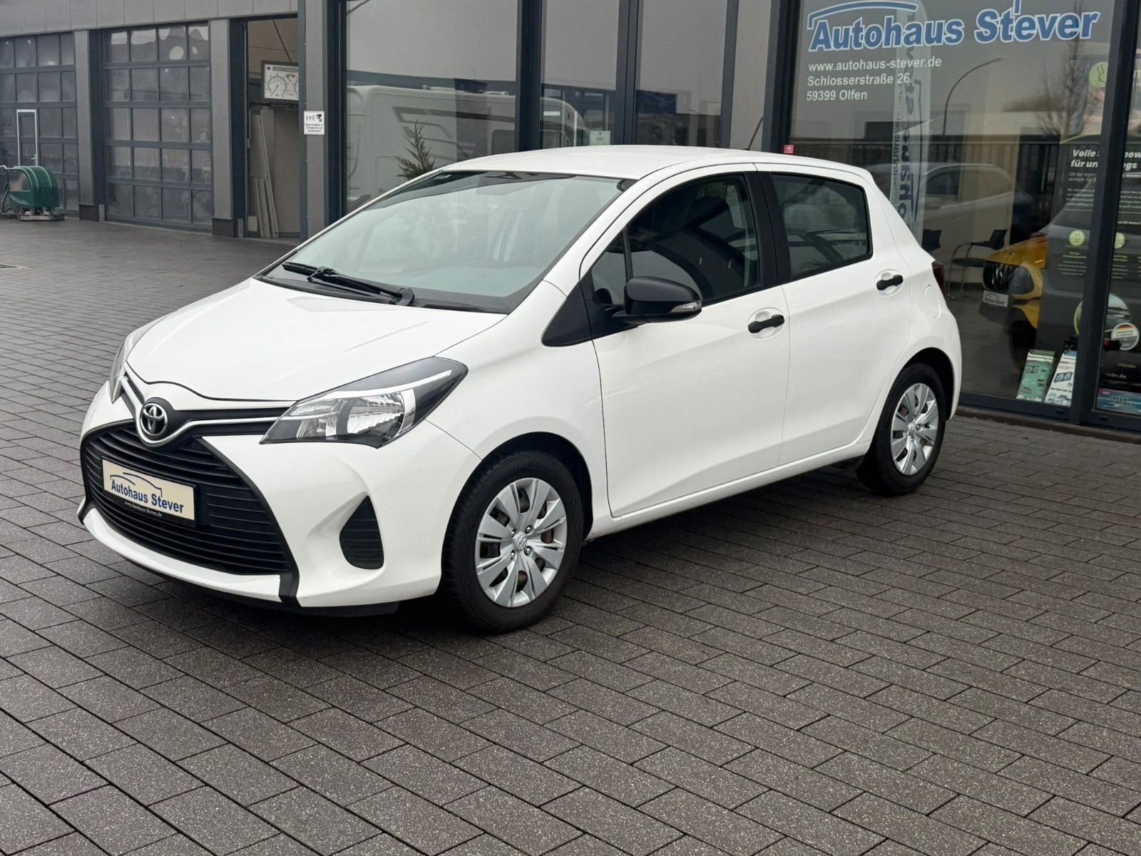 Fahrzeugabbildung Toyota Yaris Basis