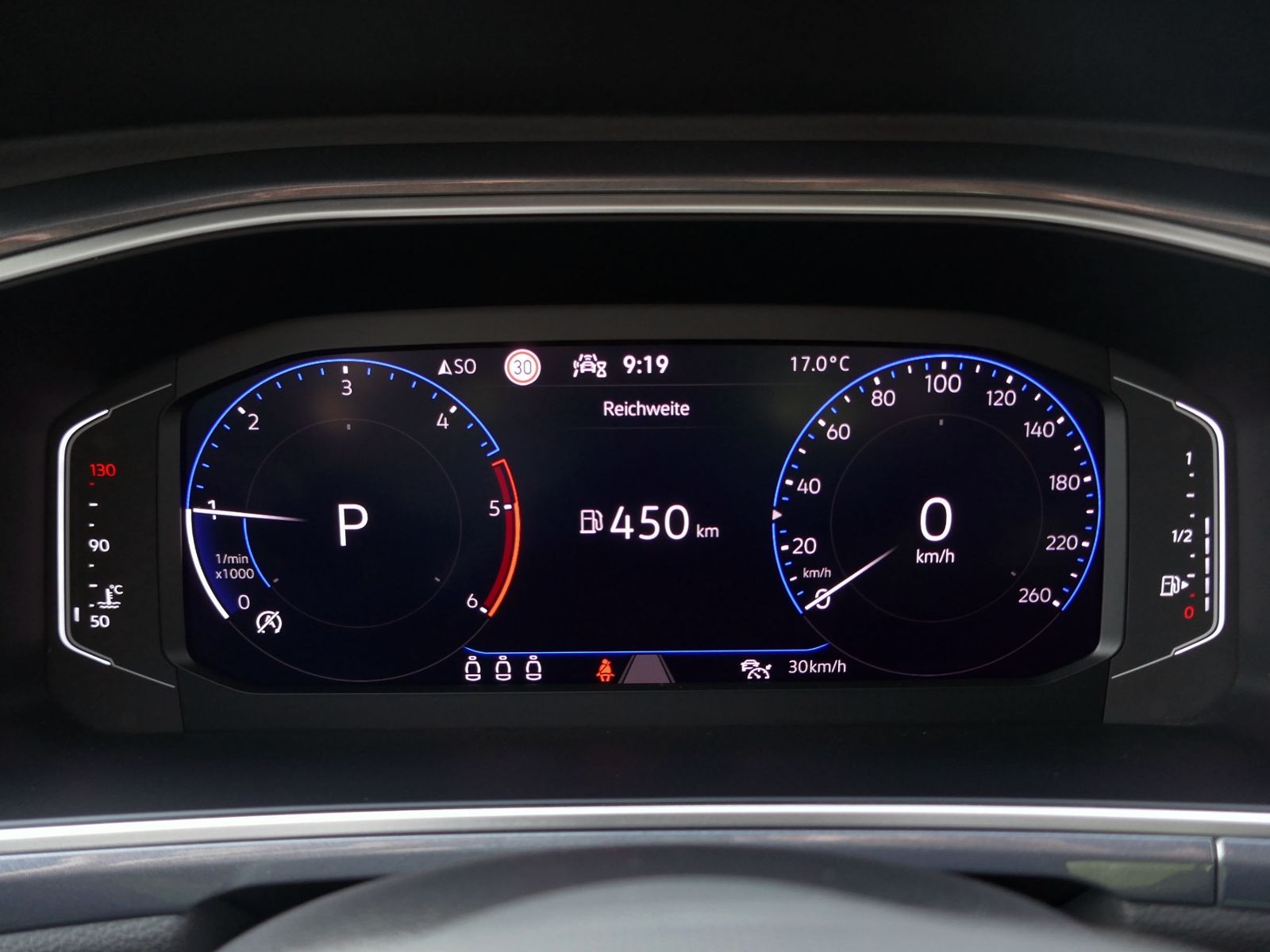 Fahrzeugabbildung Volkswagen T-Roc Style 2.0 TDI DSG | LED AHK RFK ACC Navi