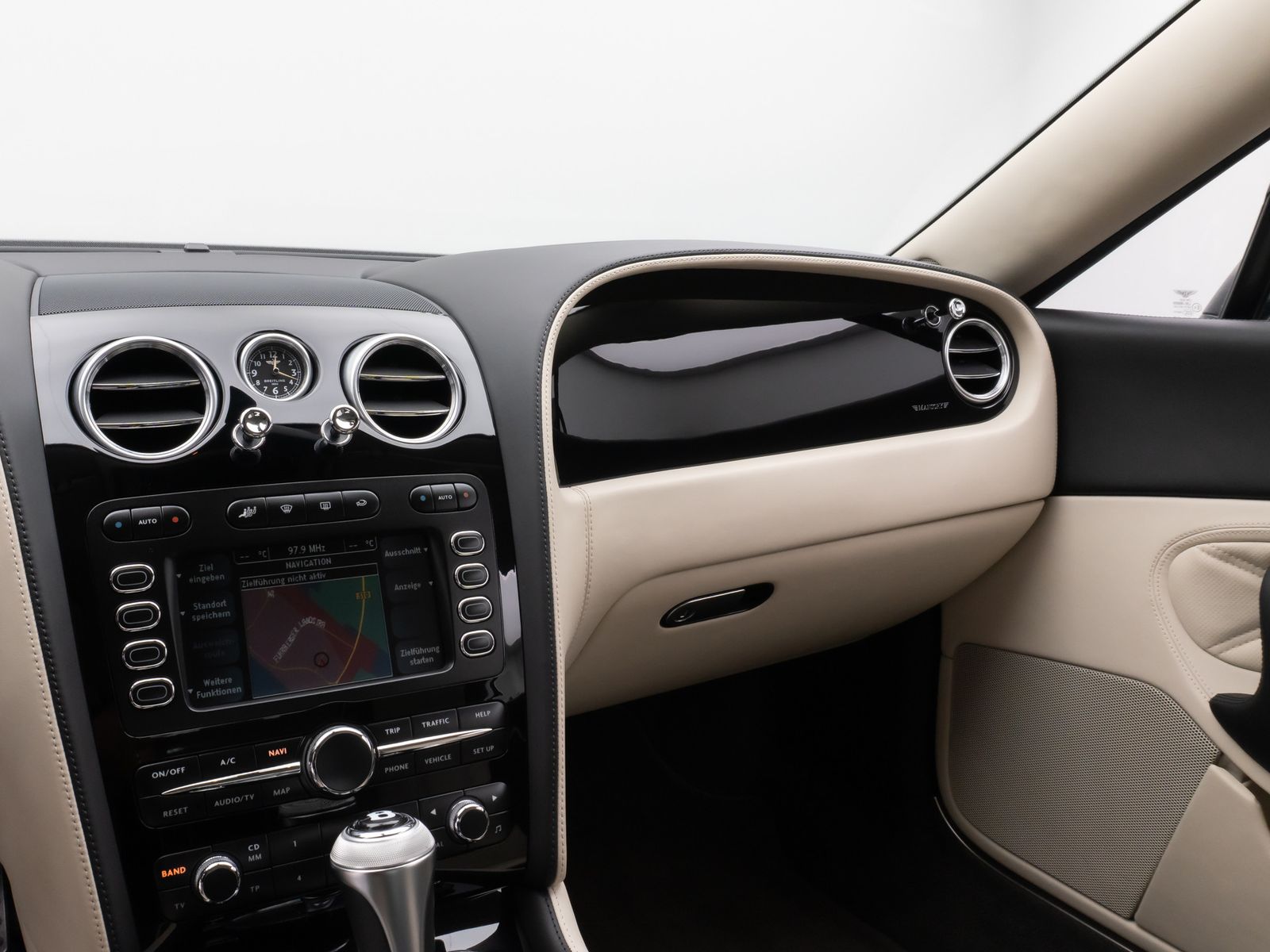 Fahrzeugabbildung Bentley Continental GTC MANSORY Speed Massage VOLL