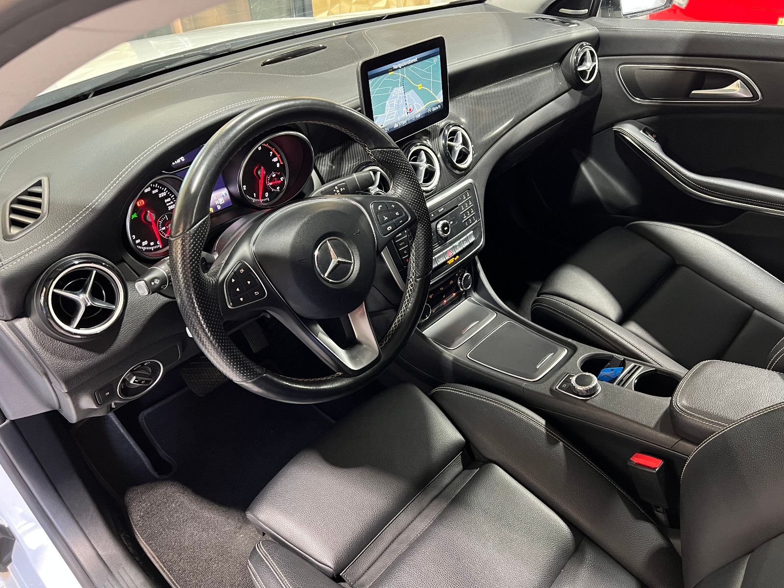 Fahrzeugabbildung Mercedes-Benz CLA 250 4Matic/SB/EDITION//AMG//PANO/KAMERA//LED