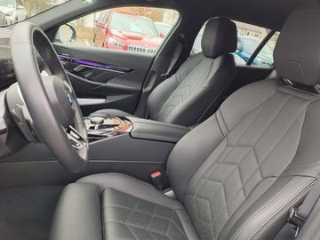 BMW 520d xDrive Touring M Sportpaket Head-Up DAB