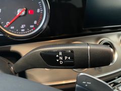 Fahrzeugabbildung Mercedes-Benz E 220d AMG-Line 4MATIC Autom. Luft AHK LED Pano