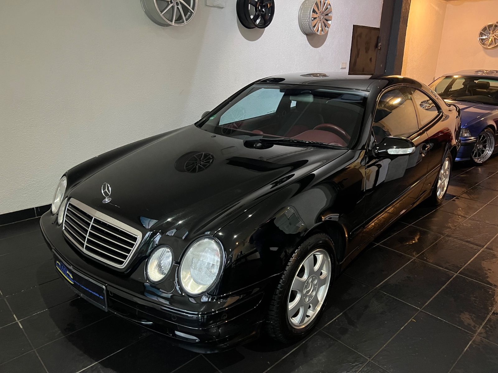 Fahrzeugabbildung Mercedes-Benz CLK 320 AVANTGARDE * 1.HAND *