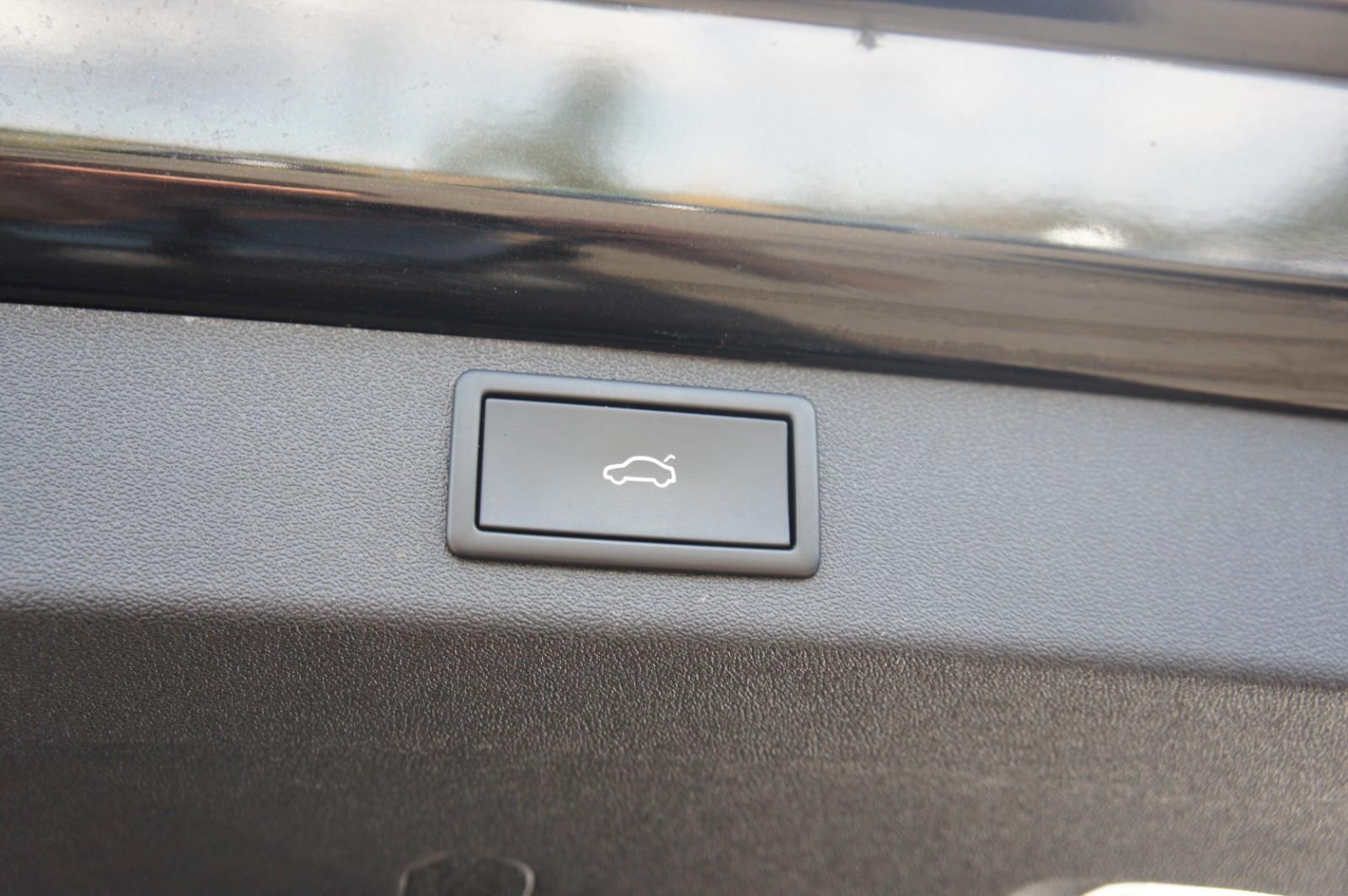 Skoda Enyaq 80 Suite*9 PAKETE*DRIVE+*AHK*PANO*W-PUMPE