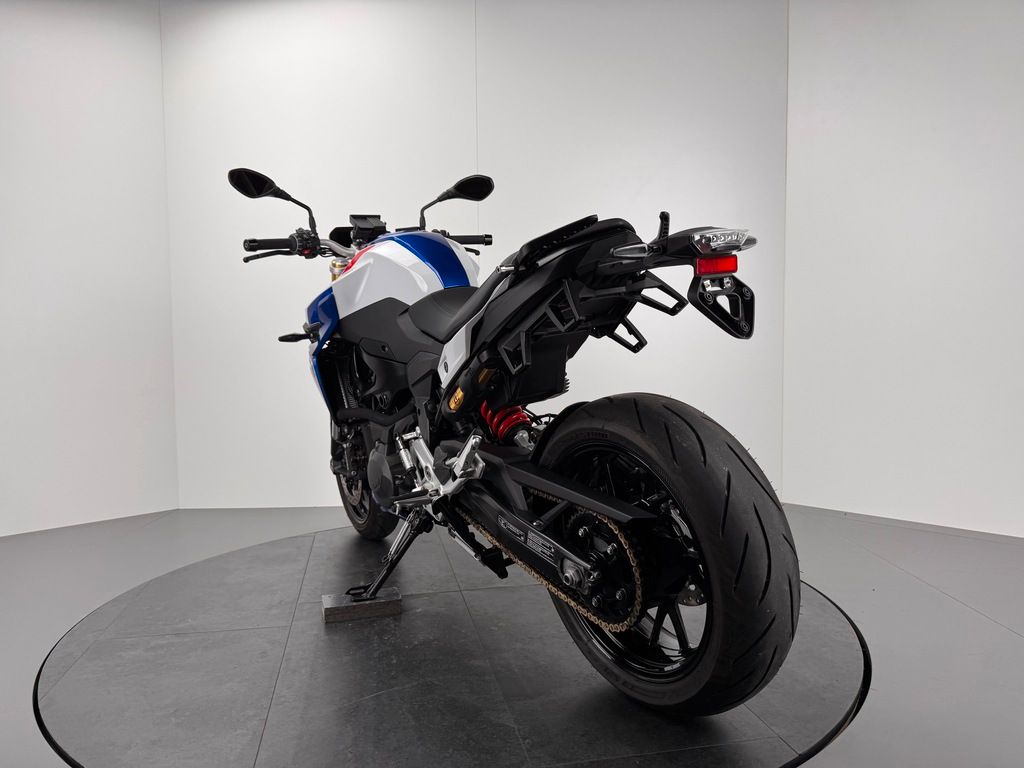 Fahrzeugabbildung BMW F900 R *NEUWERTIG *VOLL *1.HAND