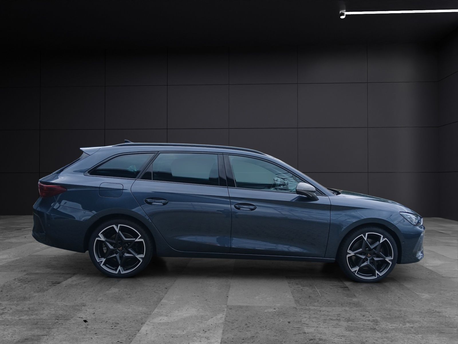 Fahrzeugabbildung CUPRA Leon Sportstourer VZ 1.5 e-Hybrid MATRIX AHK