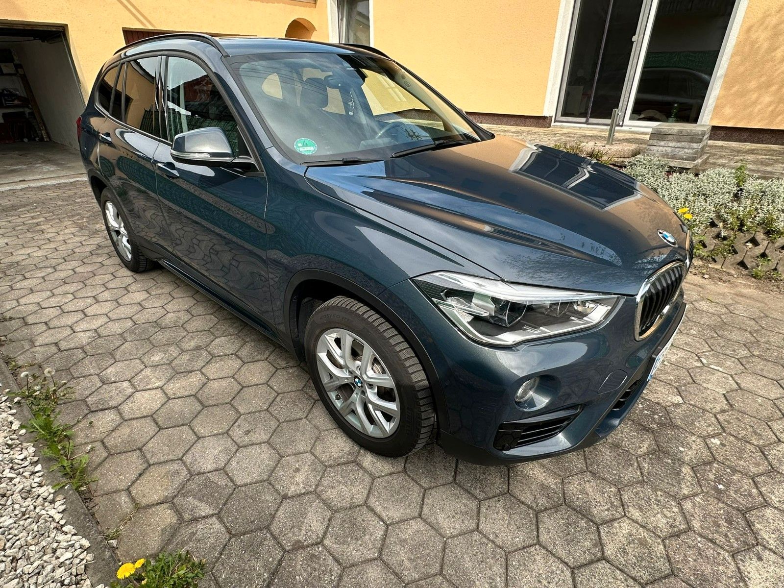 BMW X1 sDrive18d - Sport Line - Business Paket