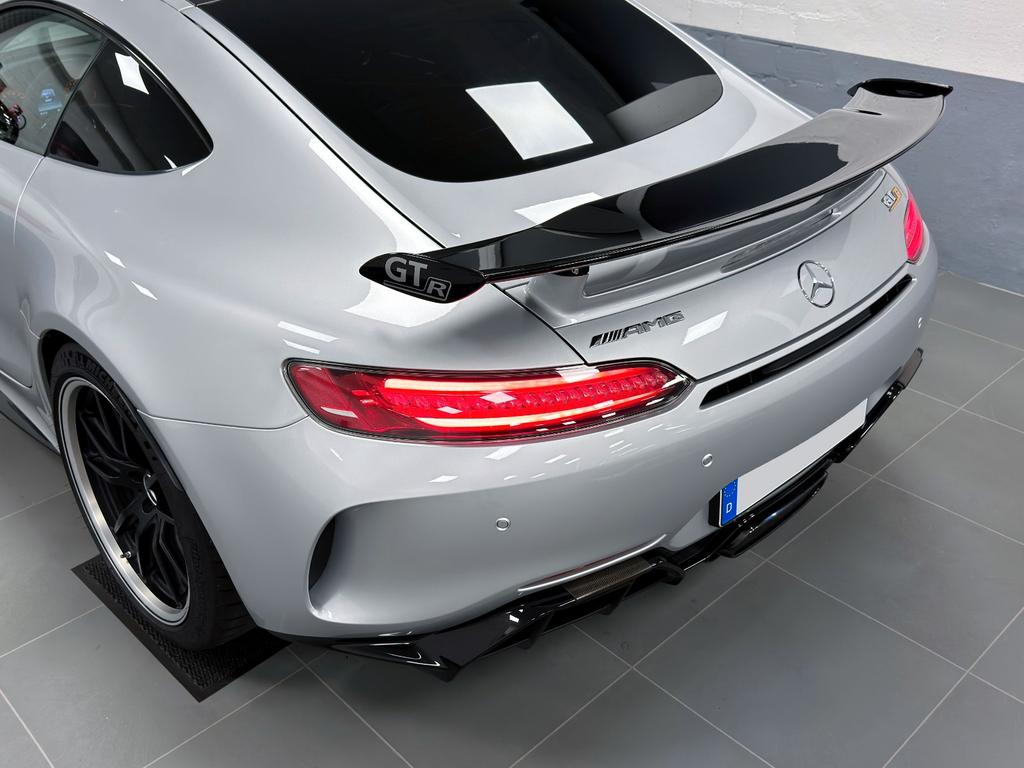 Mercedes-Benz AMG GT R