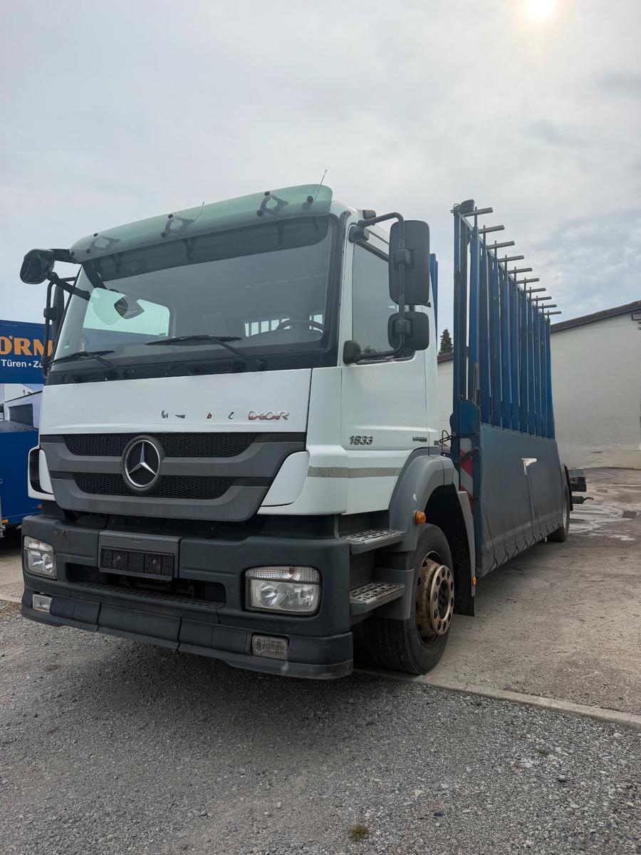 Mercedes-Benz Axor 1833. 3 Pedale , Pritsche.