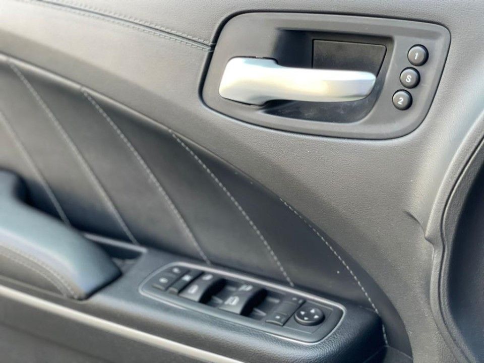 Fahrzeugabbildung Dodge Charger 2020er 6.4 SRT Scatpack Schiebedach