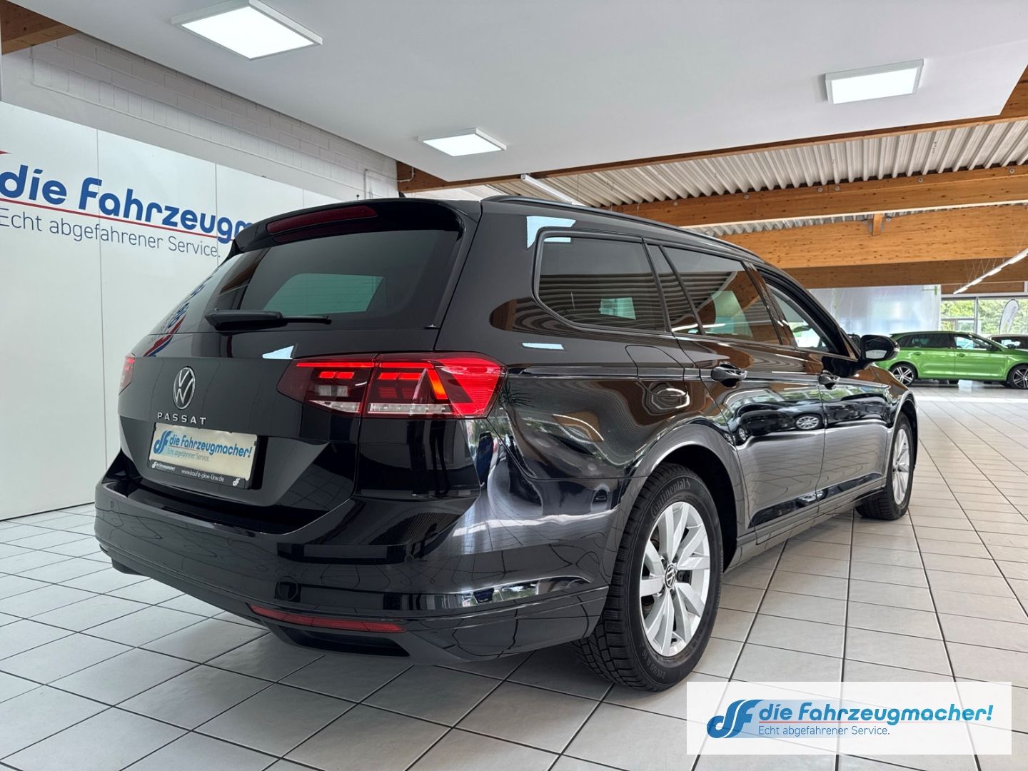 Fahrzeugabbildung Volkswagen Passat Variant Conceptline sch.AHK Navi LED ACC