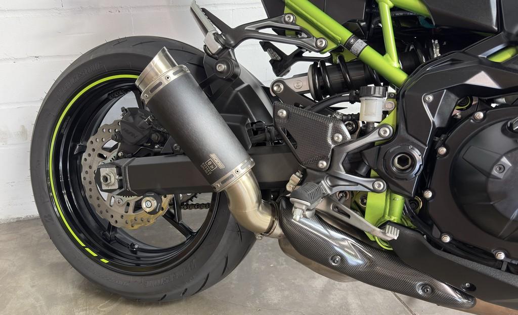 Kawasaki Z900 - 1. Hd. - schickes Zubehör!