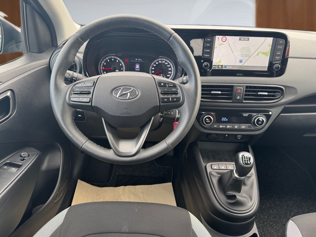 Fahrzeugabbildung Hyundai i10 TREND NAVI*KLIMAAT*TEMPOM*DAB*SHZ*LHZ*DAB*