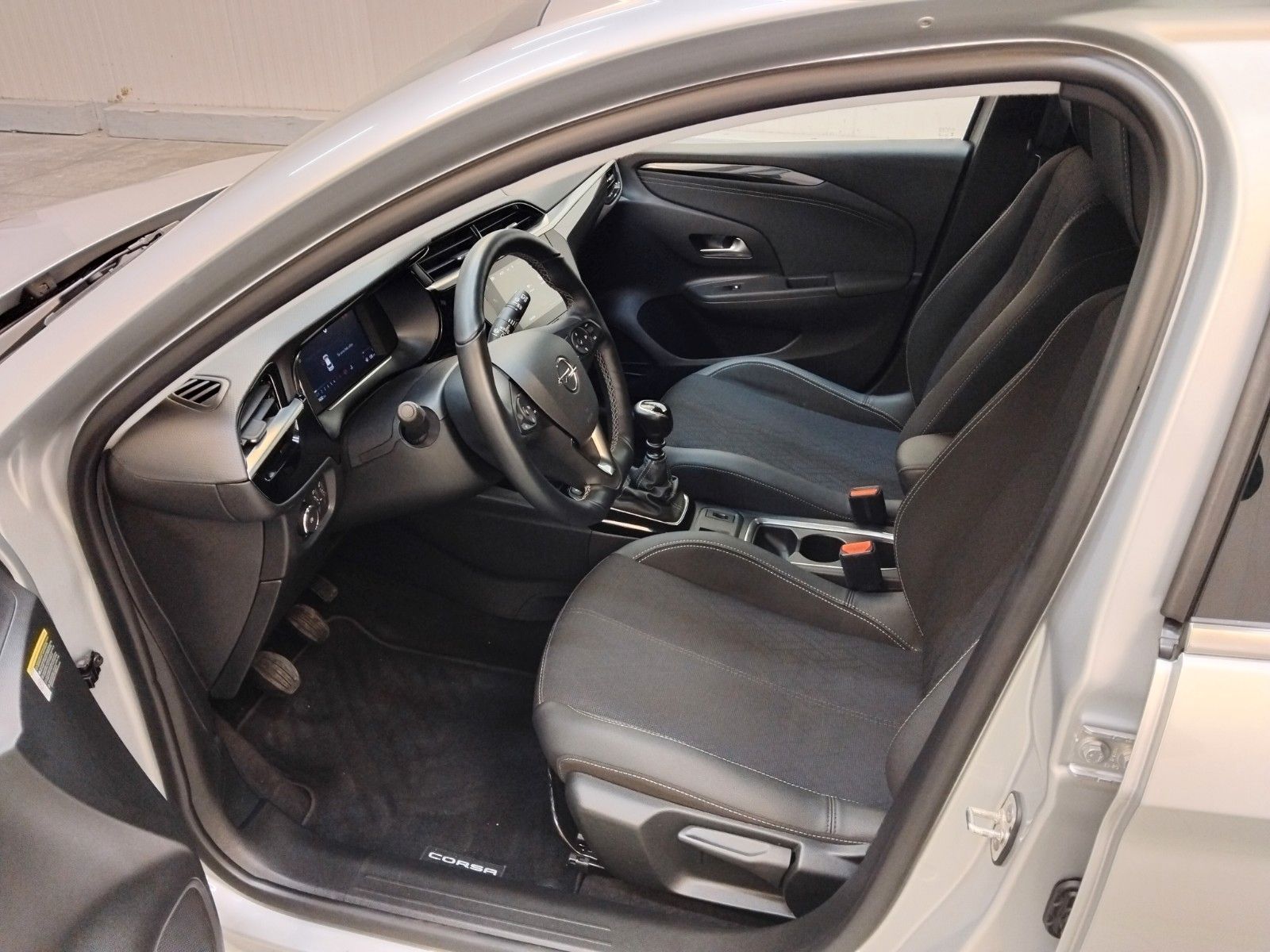 Opel Corsa (06/2023, Benzin)