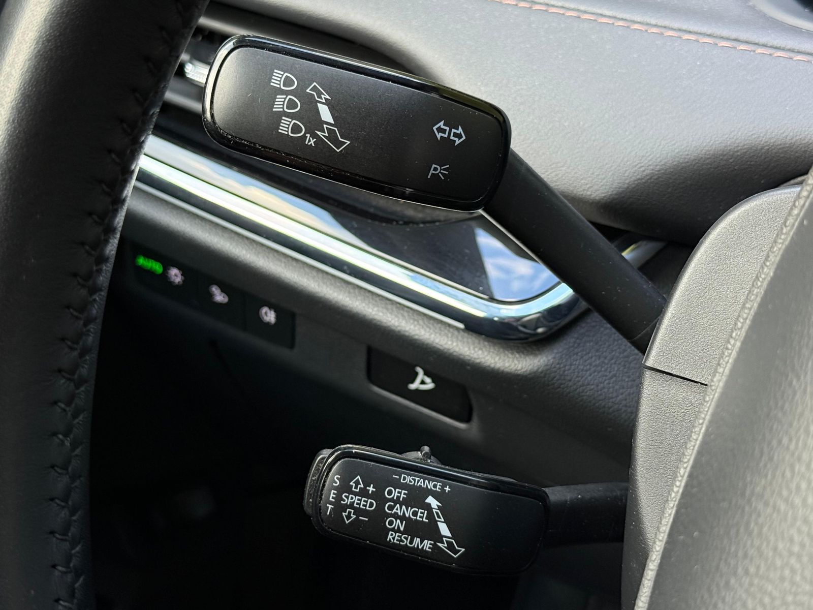 Fahrzeugabbildung SKODA Enyaq 80 x Suite CCS+MATRIX+KAM+AHK+LEDER+SPORT