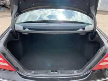 Fahrzeugabbildung Mercedes-Benz C 180 K Lim. Elegance Klimaautom./Tempomat/GJR
