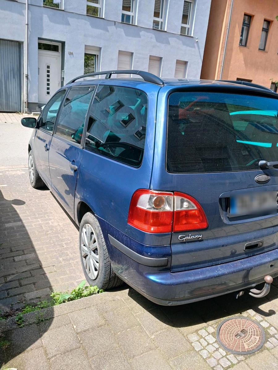 Ford Galaxy 2005 — engine 116 HP (85kW)